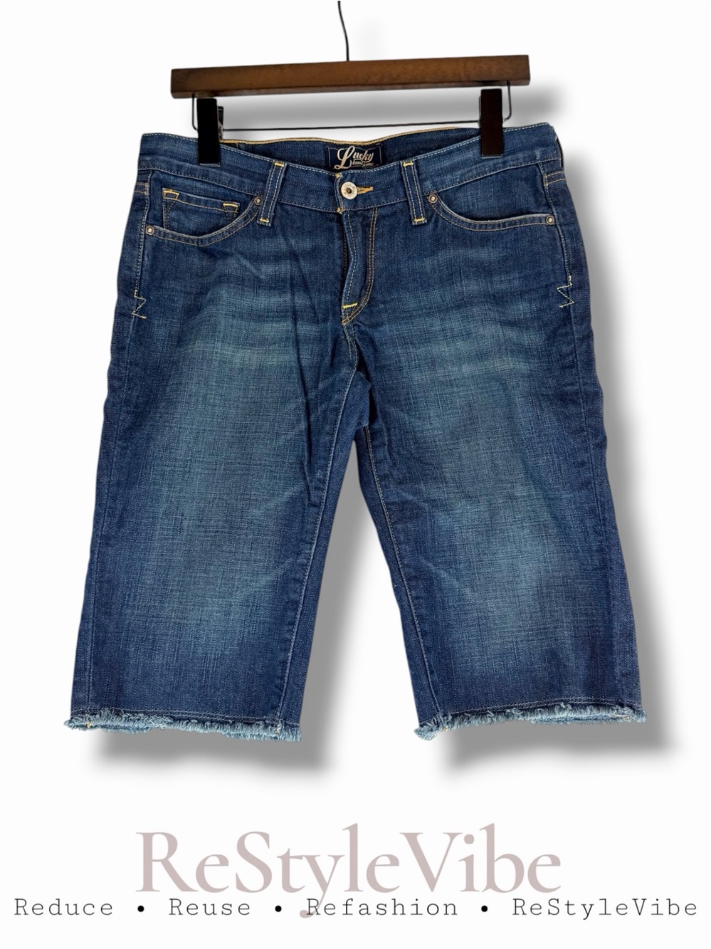LUCKY BRAND Women’s Size 6/28 Denim Jean Shorts Zoe Bermuda Style 100% Cotton
